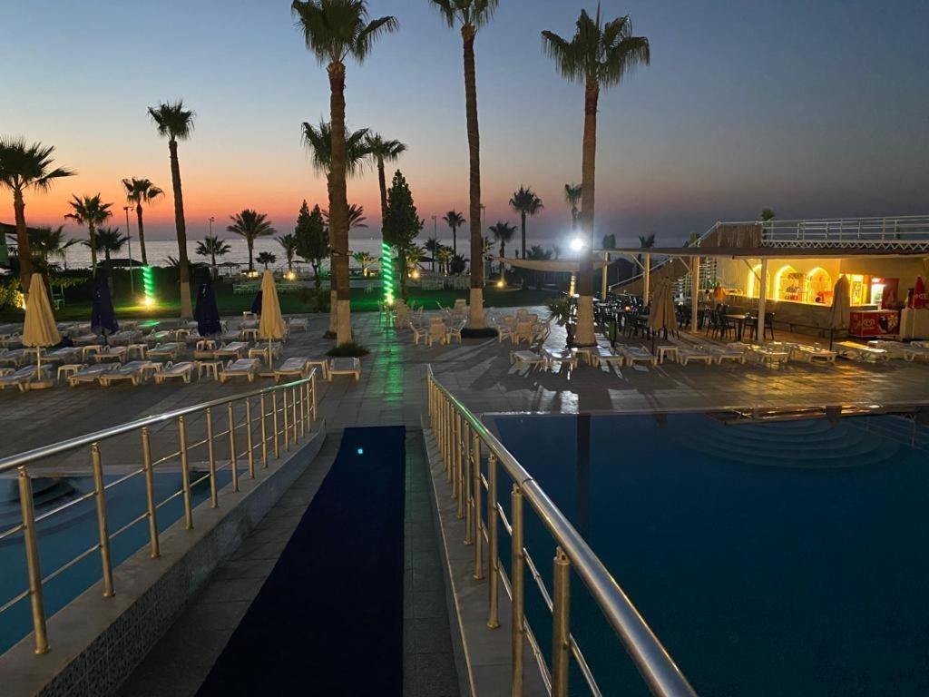 Diva Turka Beach Hotel İskenderun エクステリア 写真